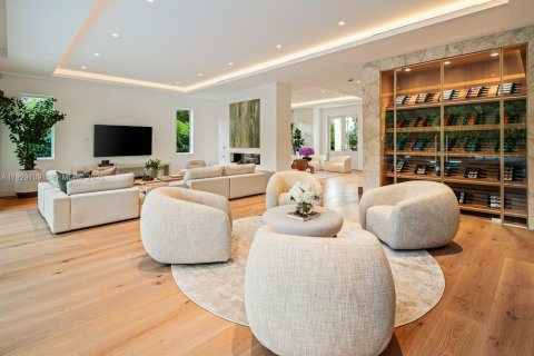 House in South Miami, Florida 6 bedrooms, 474.92 sq.m. № 1988744 - photo 14