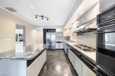 Villa ou maison à vendre à Miami Beach, Floride: 4 chambres, 365.48 m2 № 1799129 - photo 24