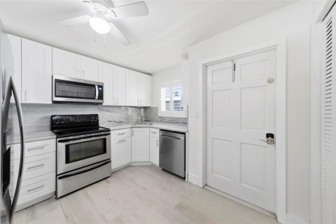 Купить кондоминиум в Помпано-Бич, Флорида 3 комнаты, 138.33м2, № 2084925 - фото 17
