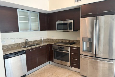 Copropriété à vendre à Miami, Floride: 2 chambres, 130.25 m2 № 2300032 - photo 2