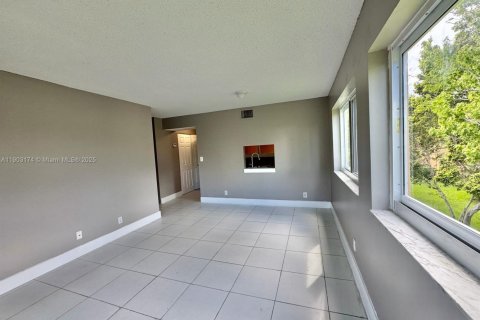Apartment in Coral Springs, Florida 2 bedrooms № 1955986 - photo 6