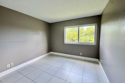 Apartment in Coral Springs, Florida 2 bedrooms № 1955986 - photo 3