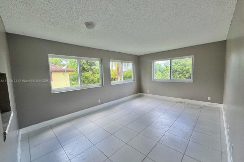 Apartment in Coral Springs, Florida 2 bedrooms № 1955986 - photo 10