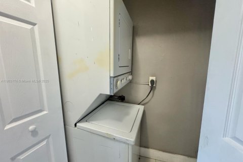 Apartment in Coral Springs, Florida 2 bedrooms № 1955986 - photo 15