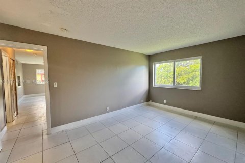 Apartment in Coral Springs, Florida 2 bedrooms № 1955986 - photo 2