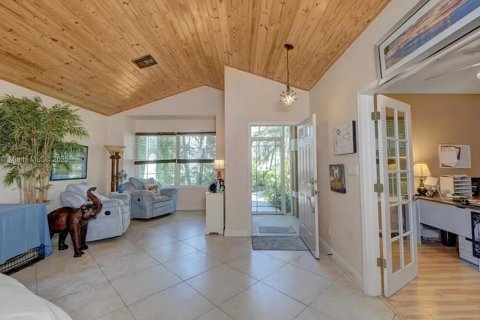House in Port St. Lucie, Florida 4 bedrooms, 161.65 sq.m. № 1689492 - photo 6