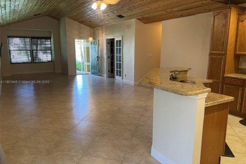 House in Port St. Lucie, Florida 4 bedrooms, 161.65 sq.m. № 1689492 - photo 11