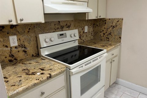 Купить кондоминиум в Катлер-Бей, Флорида 1 спальня, 70.61м2, № 2055027 - фото 10