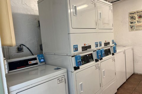 Купить кондоминиум в Катлер-Бей, Флорида 1 спальня, 70.61м2, № 2055027 - фото 18