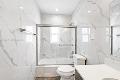 Снять в аренду квартиру в Майами-Бич, Флорида 1 спальня, 74.32м2, № 1992641 - фото 13