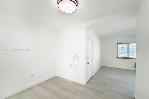 Снять в аренду квартиру в Майами-Бич, Флорида 1 спальня, 74.32м2, № 1992641 - фото 21