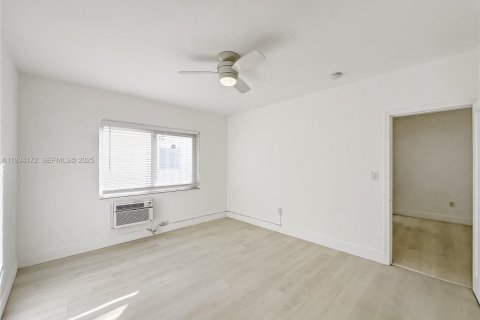 Снять в аренду квартиру в Майами-Бич, Флорида 1 спальня, 74.32м2, № 1992641 - фото 17