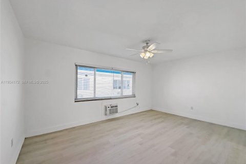 Снять в аренду квартиру в Майами-Бич, Флорида 1 спальня, 74.32м2, № 1992641 - фото 6