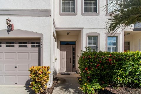 Townhouse in Saint Petersburg, Florida 3 bedrooms, 134.99 sq.m. № 2389201 - photo 10
