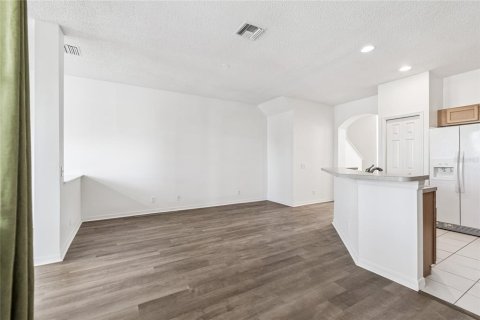 Townhouse in Saint Petersburg, Florida 3 bedrooms, 134.99 sq.m. № 2389201 - photo 22