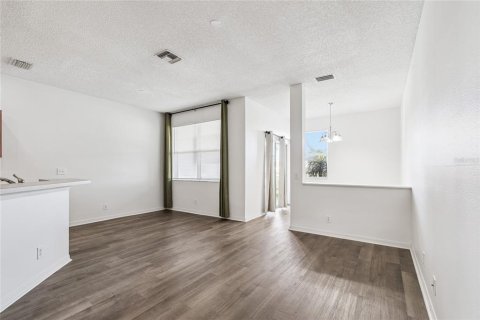 Townhouse in Saint Petersburg, Florida 3 bedrooms, 134.99 sq.m. № 2389201 - photo 20