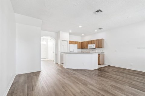 Townhouse in Saint Petersburg, Florida 3 bedrooms, 134.99 sq.m. № 2389201 - photo 21
