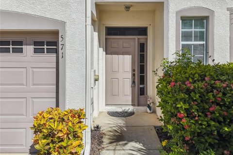 Townhouse in Saint Petersburg, Florida 3 bedrooms, 134.99 sq.m. № 2389201 - photo 11