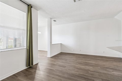 Townhouse in Saint Petersburg, Florida 3 bedrooms, 134.99 sq.m. № 2389201 - photo 23