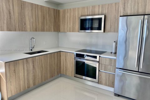 Condominio en alquiler en Aventura, Florida, 2 dormitorios, 101.64 m2 № 2025704 - foto 3
