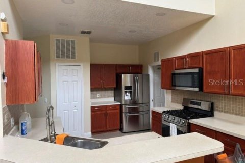 House in Kissimmee, Florida 7 bedrooms, 247.49 sq.m. № 2103770 - photo 23