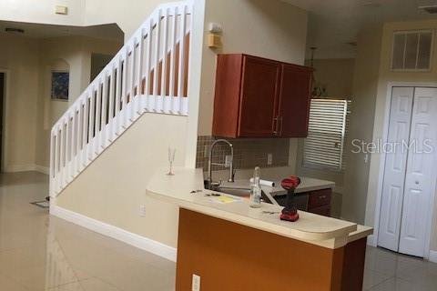 House in Kissimmee, Florida 7 bedrooms, 247.49 sq.m. № 2103770 - photo 2