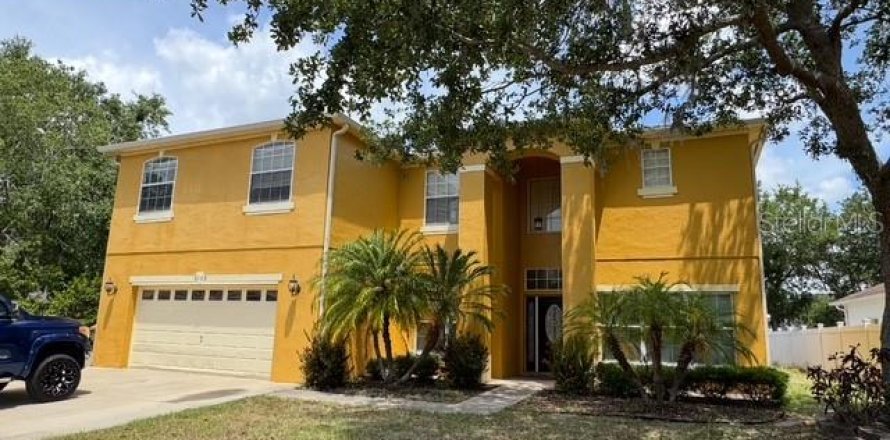 House in Kissimmee, Florida 7 bedrooms, 247.49 sq.m. № 2103770