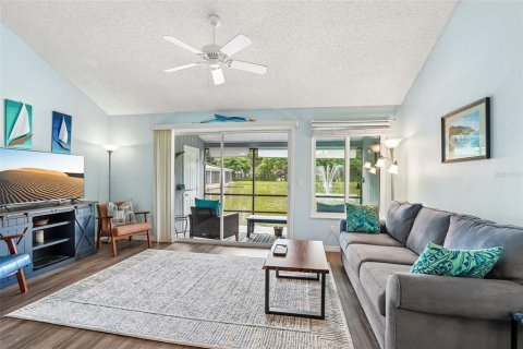 Copropriété à vendre à Dunedin, Floride: 2 chambres, 102.19 m2 № 2423647 - photo 3