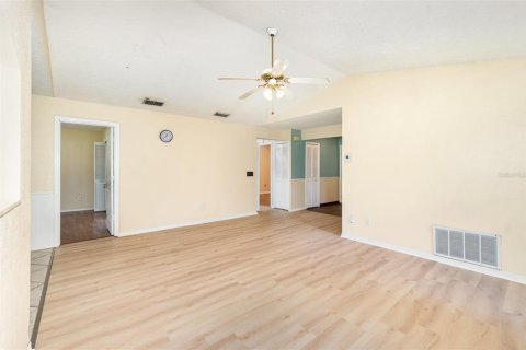 House in Orlando, Florida 2 bedrooms, 123 sq.m. № 1725203 - photo 11