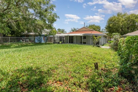 House in Orlando, Florida 2 bedrooms, 123 sq.m. № 1725203 - photo 25