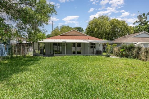 House in Orlando, Florida 2 bedrooms, 123 sq.m. № 1725203 - photo 27