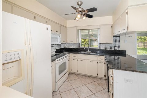 House in Orlando, Florida 2 bedrooms, 123 sq.m. № 1725203 - photo 7