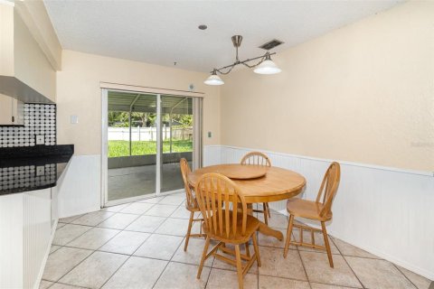 House in Orlando, Florida 2 bedrooms, 123 sq.m. № 1725203 - photo 8