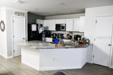 Touwnhouse à vendre à Kissimmee, Floride: 3 chambres, 145.11 m2 № 2375799 - photo 5