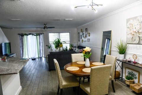 Touwnhouse à vendre à Kissimmee, Floride: 3 chambres, 145.11 m2 № 2375799 - photo 2