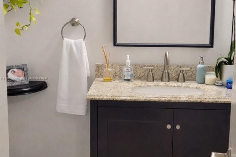 Купить кондоминиум в Майами, Флорида 1 спальня, 98.85м2, № 2006949 - фото 7