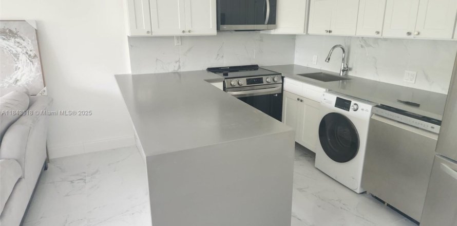 Condo in Boca Raton, Florida, 2 bedrooms № 1836438