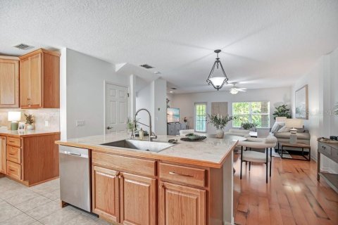Townhouse in Winter Springs, Florida 3 bedrooms, 173.91 sq.m. № 2200265 - photo 13