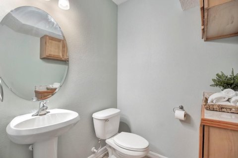 Townhouse in Winter Springs, Florida 3 bedrooms, 173.91 sq.m. № 2200265 - photo 15
