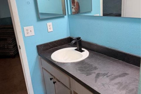 Condo in Lutz, Florida, 2 bedrooms № 2166281 - photo 8