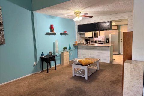 Condo in Lutz, Florida, 2 bedrooms № 2166281 - photo 4