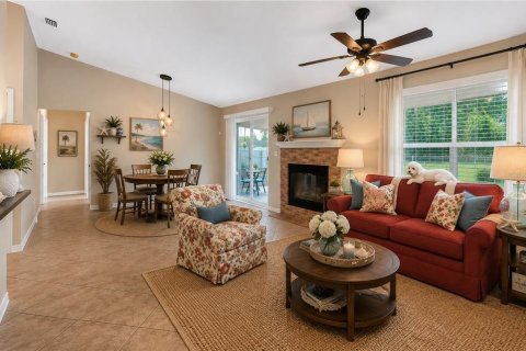 Casa en venta en Palm Bay, Florida, 4 dormitorios, 128.02 m2 № 2341950 - foto 3