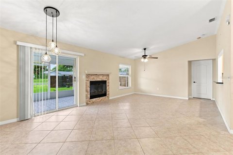 Casa en venta en Palm Bay, Florida, 4 dormitorios, 128.02 m2 № 2341950 - foto 5