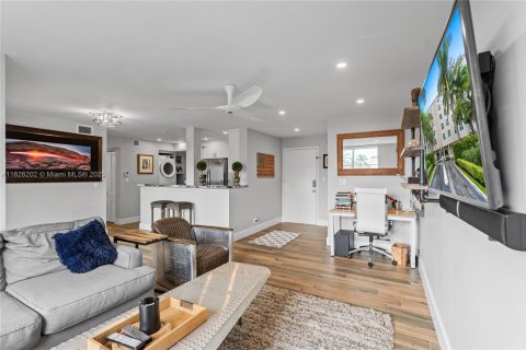 Condominio en alquiler en Fort Lauderdale, Florida, 2 dormitorios, 94.76 m2 № 1938270 - foto 3