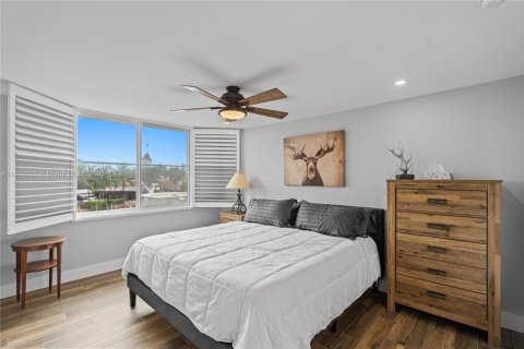 Condominio en alquiler en Fort Lauderdale, Florida, 2 dormitorios, 94.76 m2 № 1938270 - foto 16