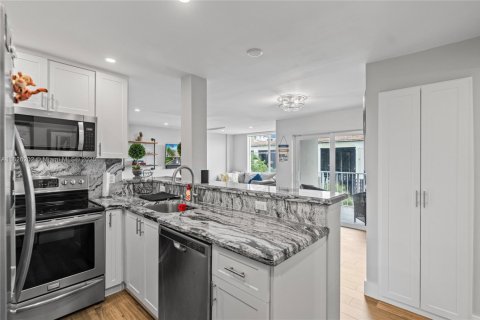 Condominio en alquiler en Fort Lauderdale, Florida, 2 dormitorios, 94.76 m2 № 1938270 - foto 10