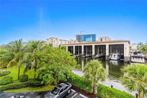Condominio en alquiler en Fort Lauderdale, Florida, 2 dormitorios, 94.76 m2 № 1938270 - foto 25
