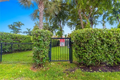 Condominio en alquiler en Fort Lauderdale, Florida, 2 dormitorios, 94.76 m2 № 1938270 - foto 29