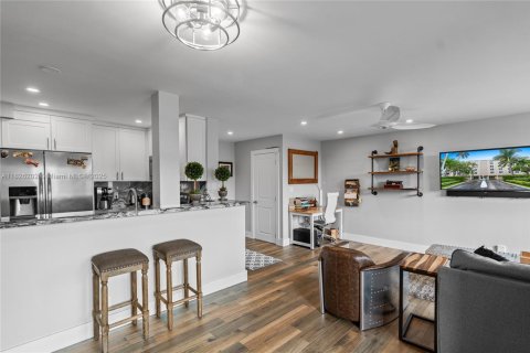 Condominio en alquiler en Fort Lauderdale, Florida, 2 dormitorios, 94.76 m2 № 1938270 - foto 4