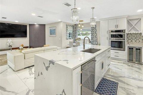 House in Davenport, Florida 4 bedrooms, 200.67 sq.m. № 1899952 - photo 7
